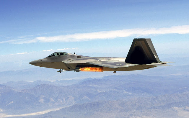 F-22 Raptor While Releases Missile