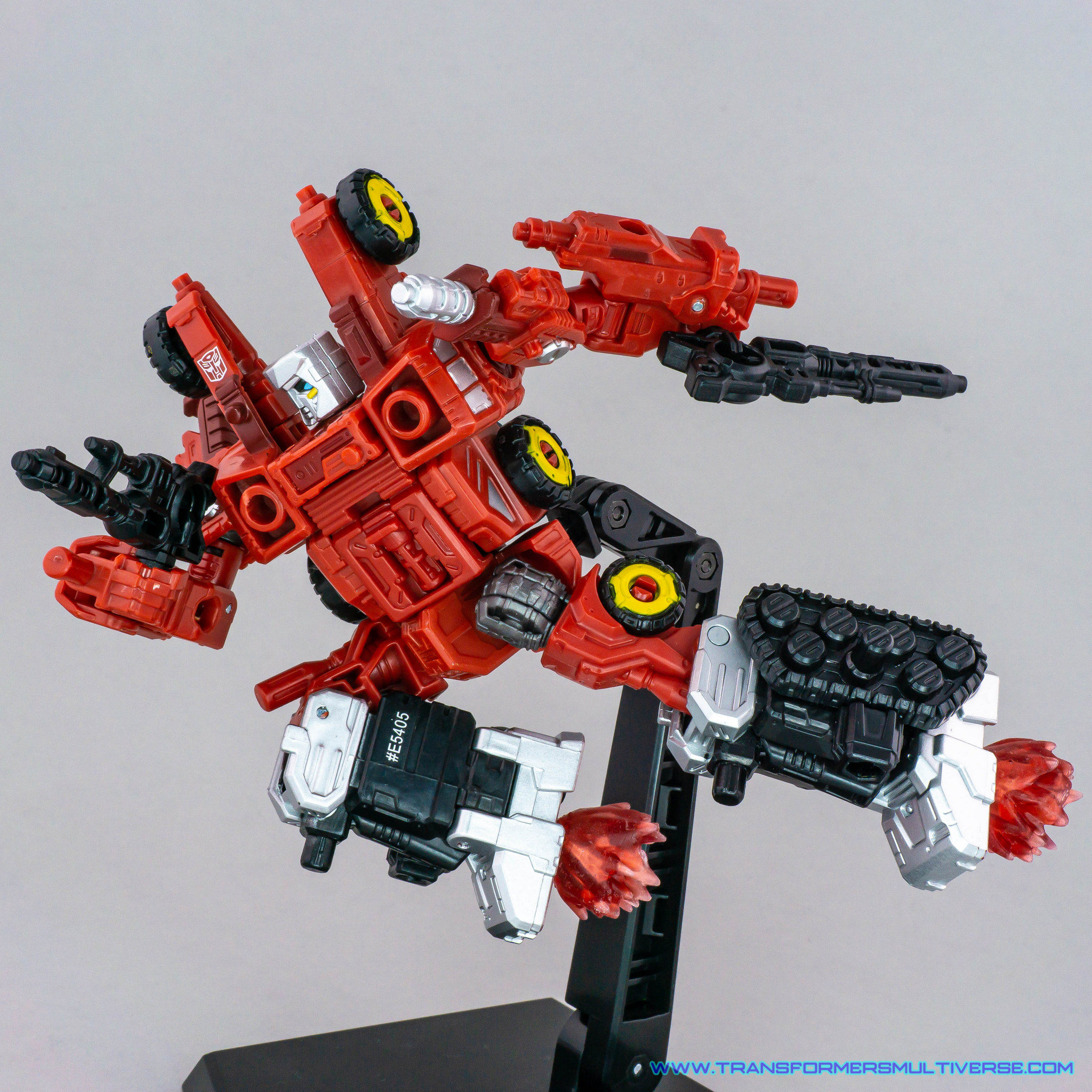 Transformers Siege Aragon dashing in the air
