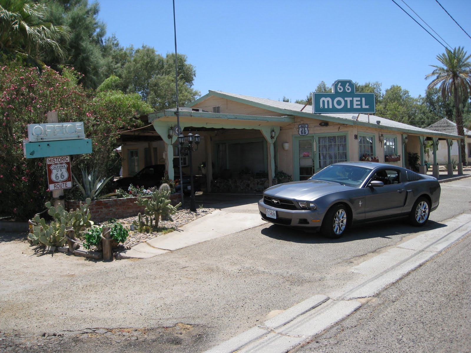 Tbirdonroute66 66 MOTEL NEEDLES, CALIFORNIA
