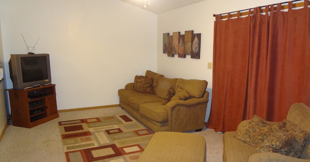 5237 Buford Street, Springfield, IL, 62703 For Sale 120,000 Living Room