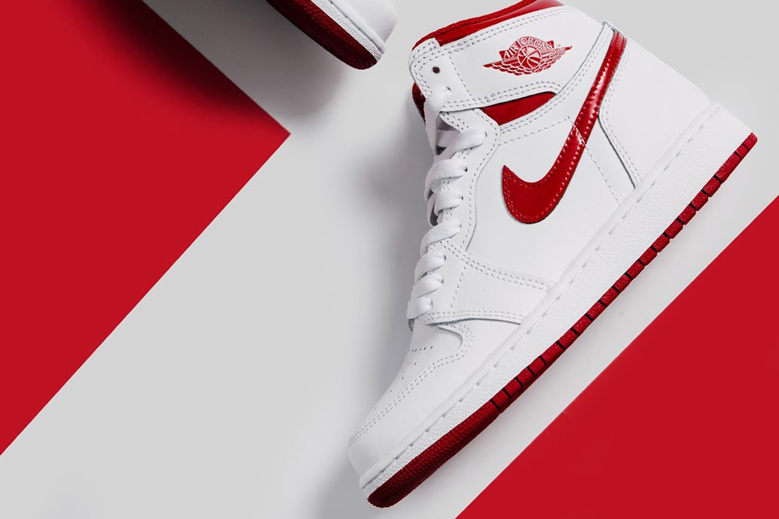 Swag Craze: First Look: Nike Air Jordan 1 Retro High OG Metallic Red