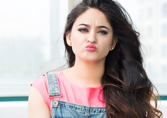 Biodata Pemain Mahhi Vij