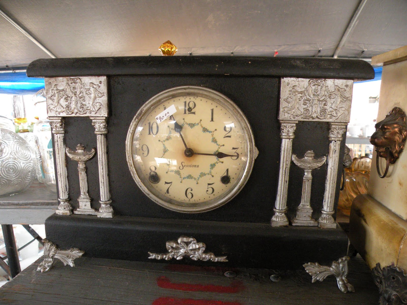 second-hand-chicks-canton-flea-market