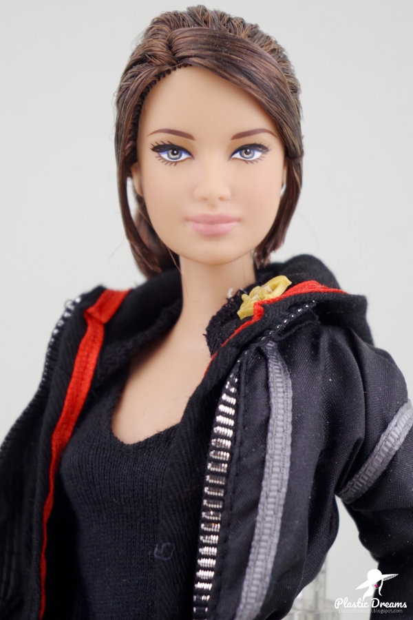 Plastic Dreams :: Barbie et miniatures: Hunger Games Barbie Doll: Katniss