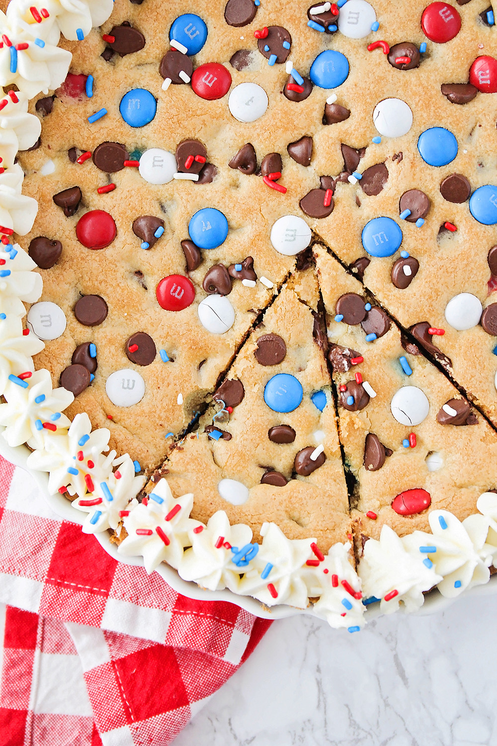 This patriotic cookie cake is so easy to make, and so festive for the 4th of July!