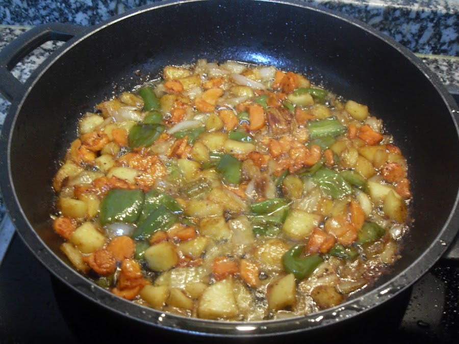 Sofrito de verduras y manzana.