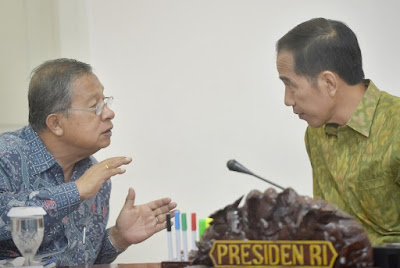 presiden joko widodo kanan berdiskusi dengan menko perekonomian 160511134631 925