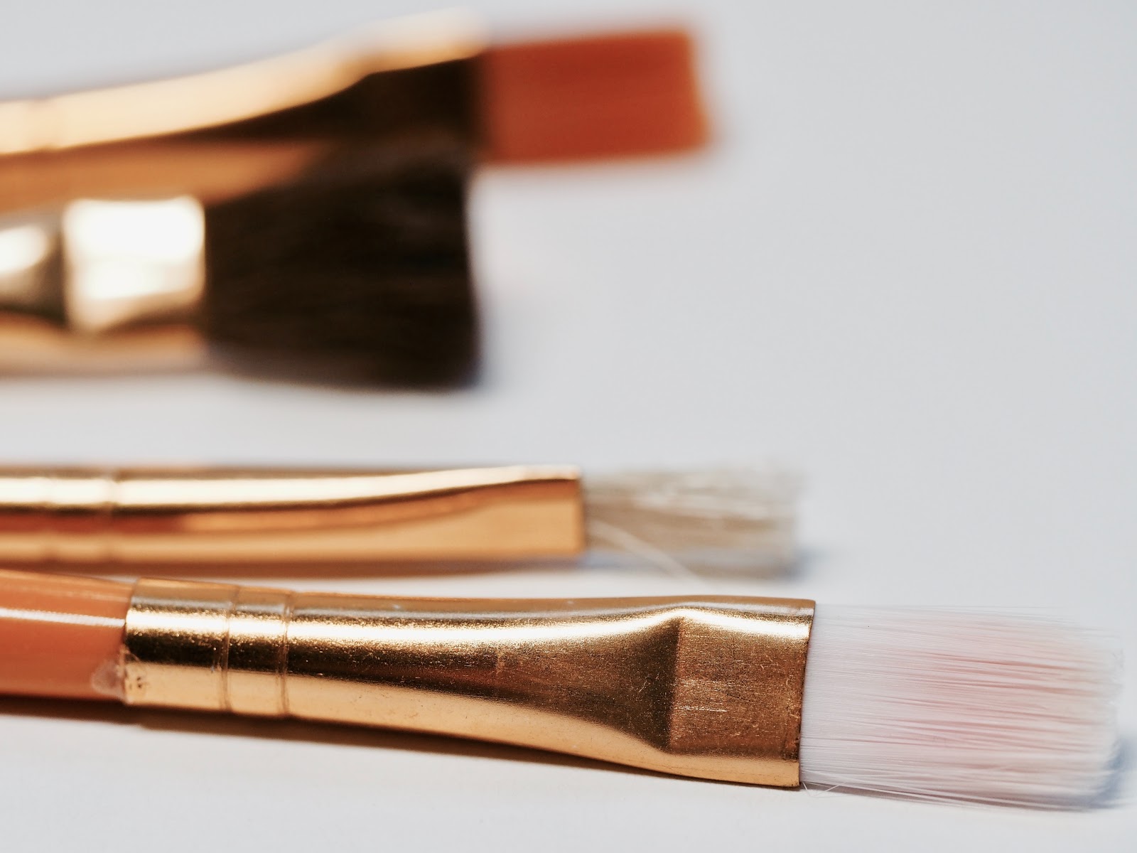 How to Clean the Makeup Brushes How to Clean the Makeup Brushes