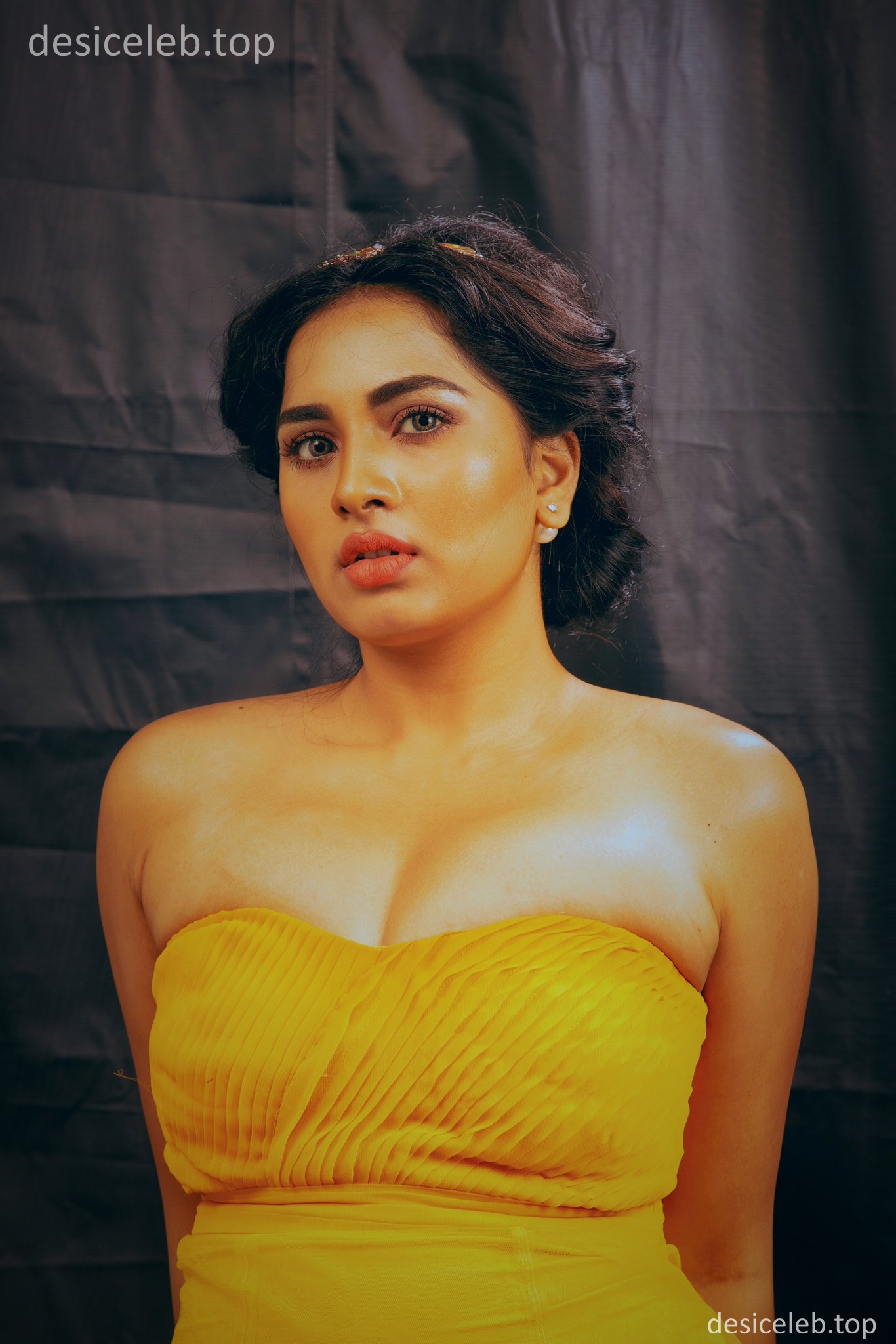 Srushti Dange Big Boobs,Srushti Dange Sexy Cleavage, Srushti Dange boobs, Srushti Dange reveling photoshoot