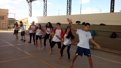 Meus alunos queimam calorias e se divertem com aula de zumba