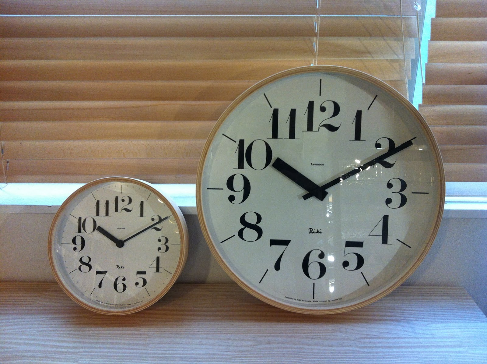 cotogotoブログ: 新しく渡辺力さんデザインの掛け時計とLemnos（レムノス）のティッシュケースが入荷しました！！