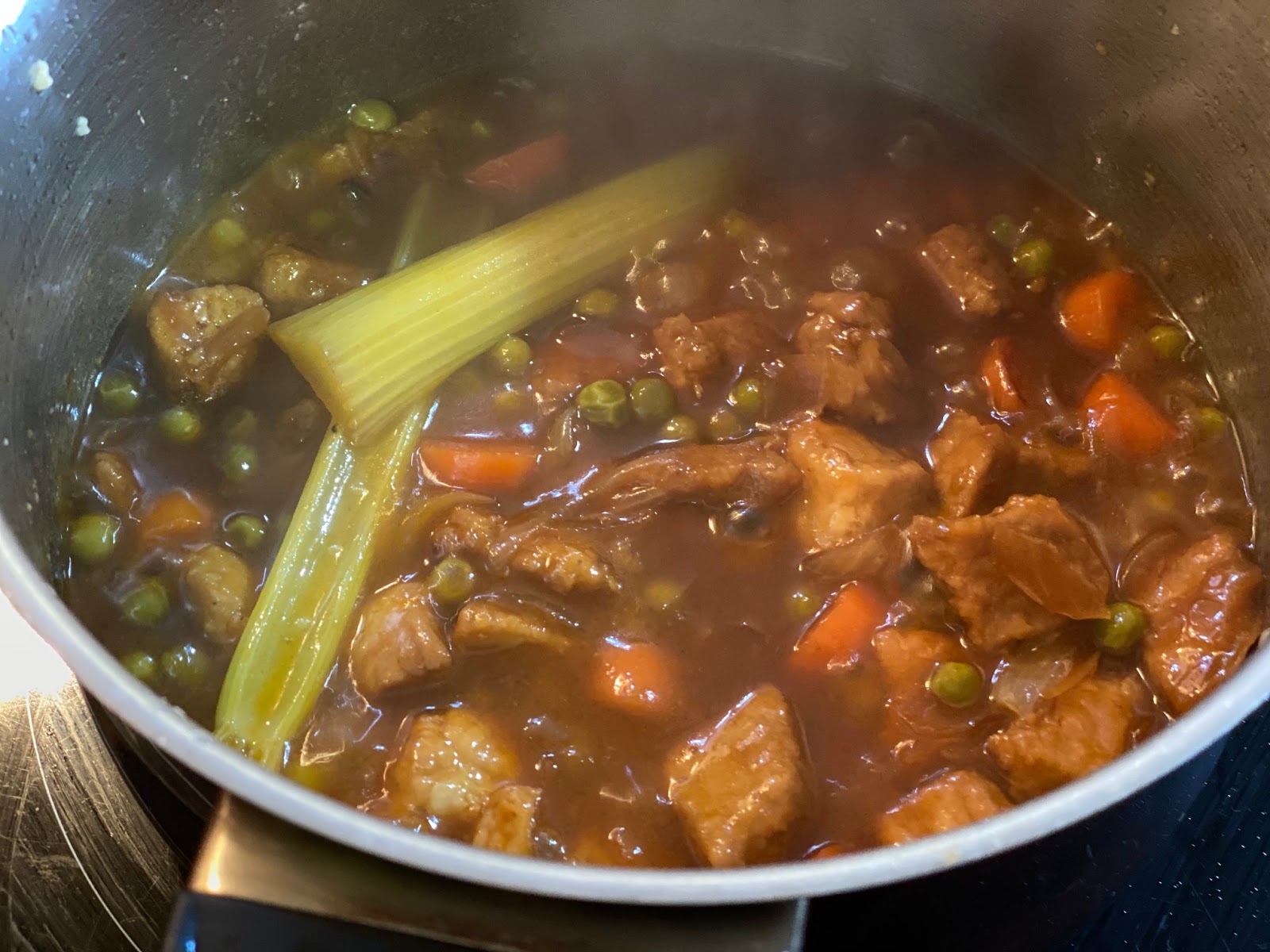 Estofado de cerdo inglés en salsa Worcestershire