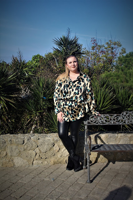 Outfit Shein: camisa de leopardo