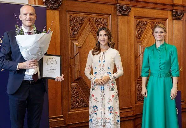 Crown Princess Mary wore a floral print midi dress from Vilshenko. Princess Mary wore Vilshenko Jerry floral print silk dress