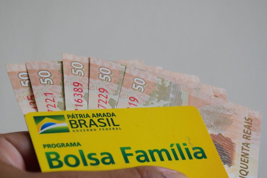 Beneficiário poderá usar até 30% do novo Bolsa Família com crédito consignado