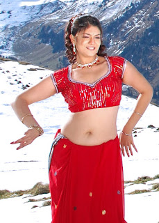 Siya Gautham In Red Saree 7