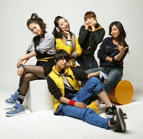 https://www.ramelhobbyshop.com/2022/12/10-girlband-korea-dengan-personil-cantik.html