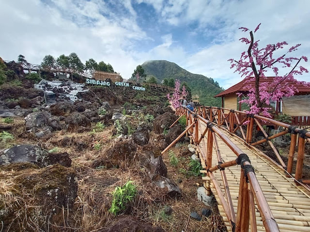 15 Wisata Alam Pegunungan Di Jawa Tengah Wisata Alam Jawa 15 Wisata Alam Pegunungan Di Jawa Tengah Wisata Alam Jawa