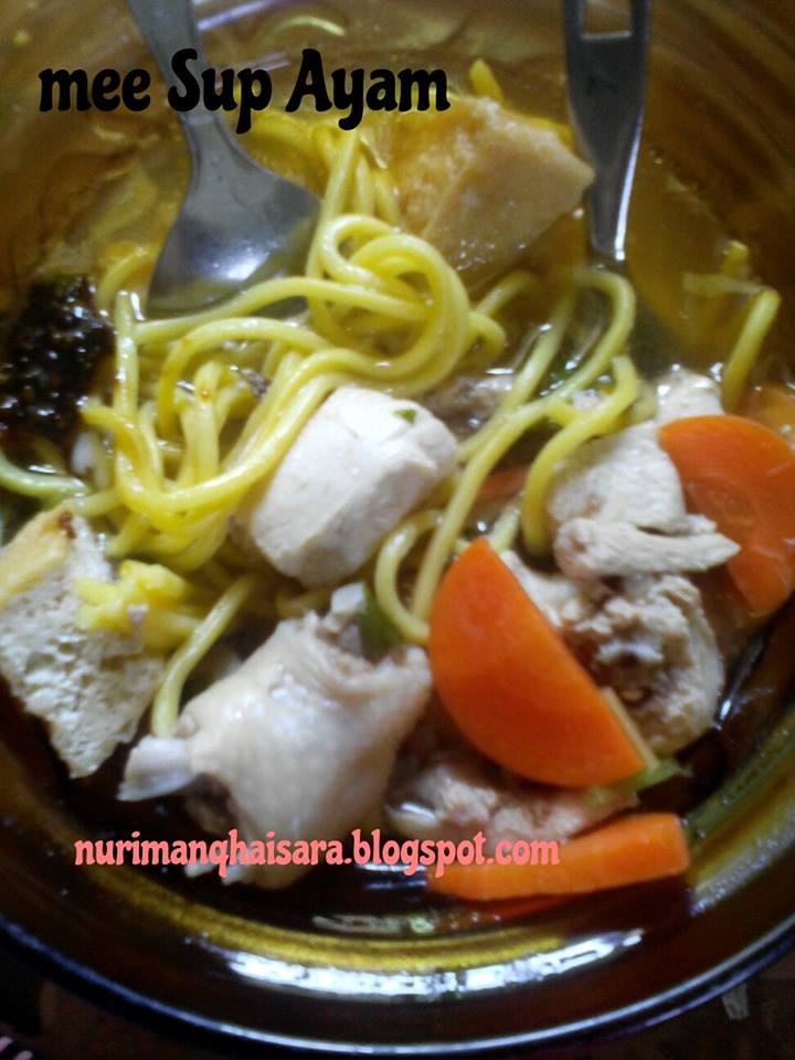 Mee Sup Ayam Beserta Kicap Pedas Berdesikk