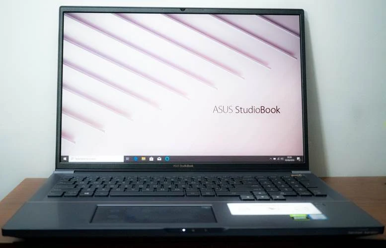 Desain Asus ProArt StudioBook Pro X W730