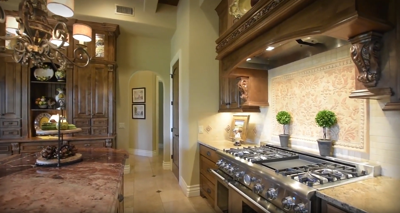 17 Photos vs. Prestigious Barton Creek Home Interior Design Tour