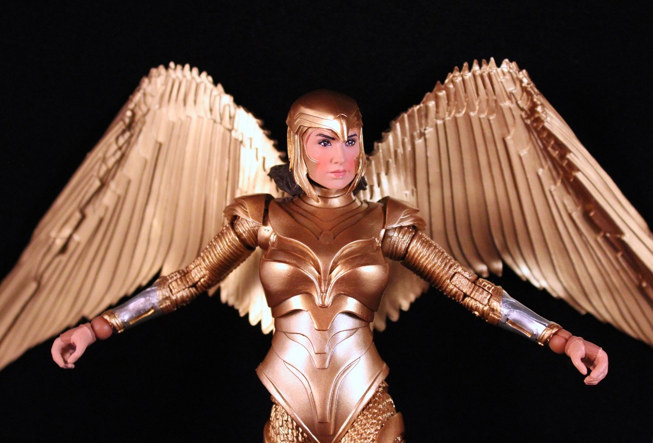 She S Fantastic Golden Armor Wonder Woman - roblox female armor