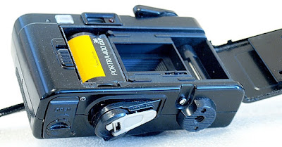Konica C35 EF3, Film box
