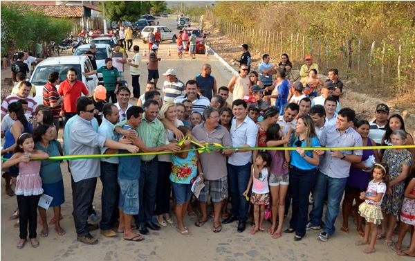 Prefeitura entrega nova UBS e calçamento em aniversário de Cocal - Imagem 5