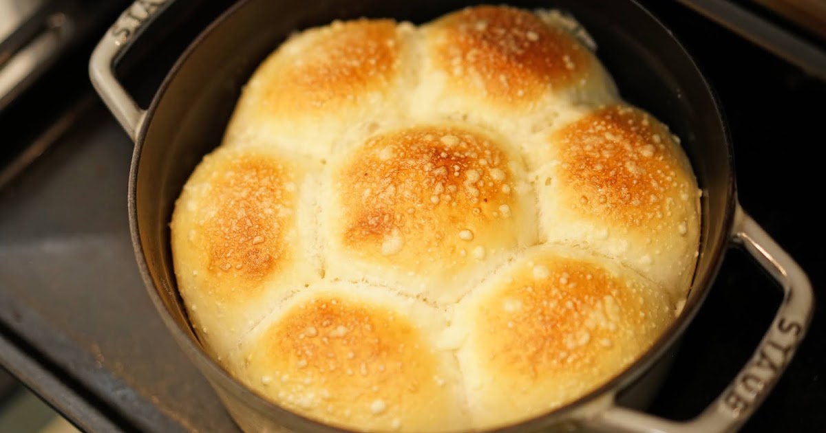 [食譜] 鑄鐵鍋烤奶酥小餐包