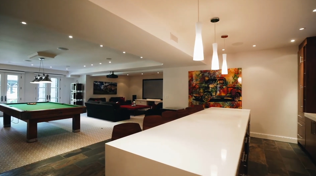 25 Interior Design Photos vs. 110 Escarpment View Ct, Blue Mountains, ON Luxury Mansion Tour