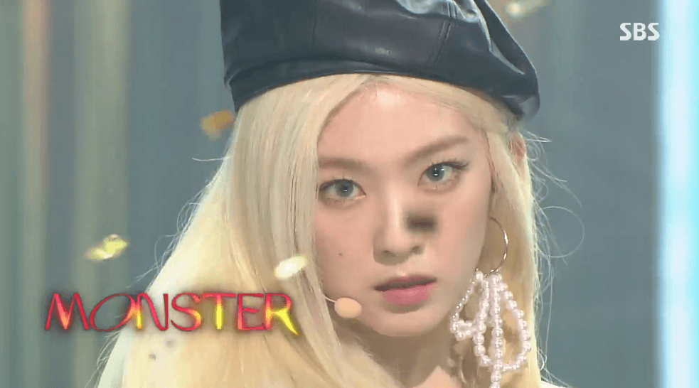 오늘자 인기가요 엔딩요정 아이린.GIF (+흑백ver.)