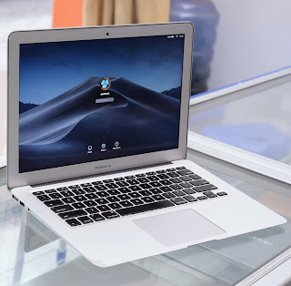 MacBook Air Core i5 ( 13 Inch ) Early 2014 Malang