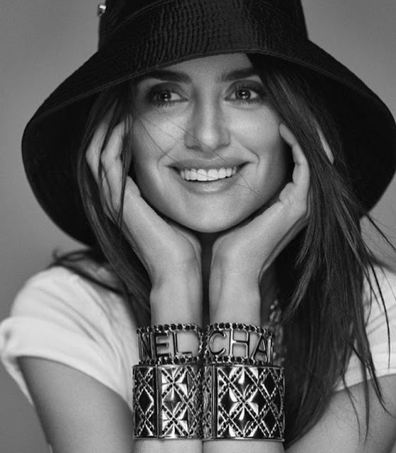 Hollywood Actress Penelope Cruz Photos