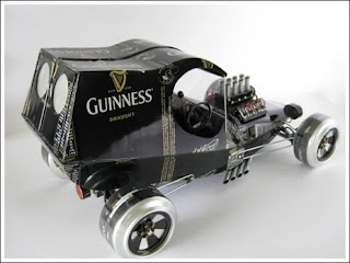 auto o carro hecho con latas de cerveza recicladas auto o carro hecho con latas de cerveza recicladas