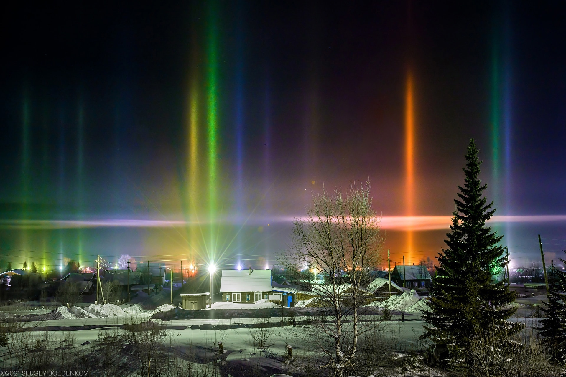 гало световые столбы. гало световые столбы. гало столбы. гало световые столбы. столбы света гало зимой.