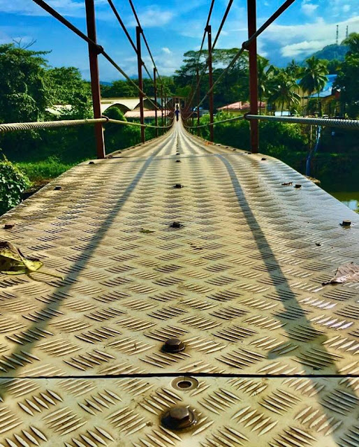 ලංකාවේ දිගම එල්ලෙන පාලම දිගේ යමුද 🌉👭👬 රුවන්වැල්ල එල්ලෙන පාලම (The Ruwanwella Suspension Bridge) - Your Choice Way