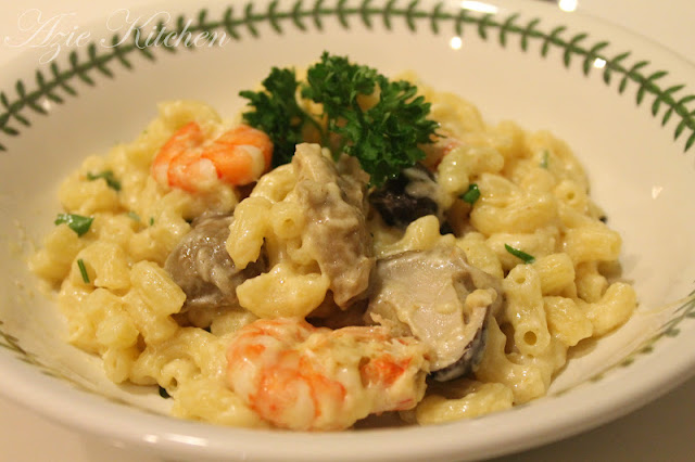 Classic Prawns and Mushroom Macaroni Cheese