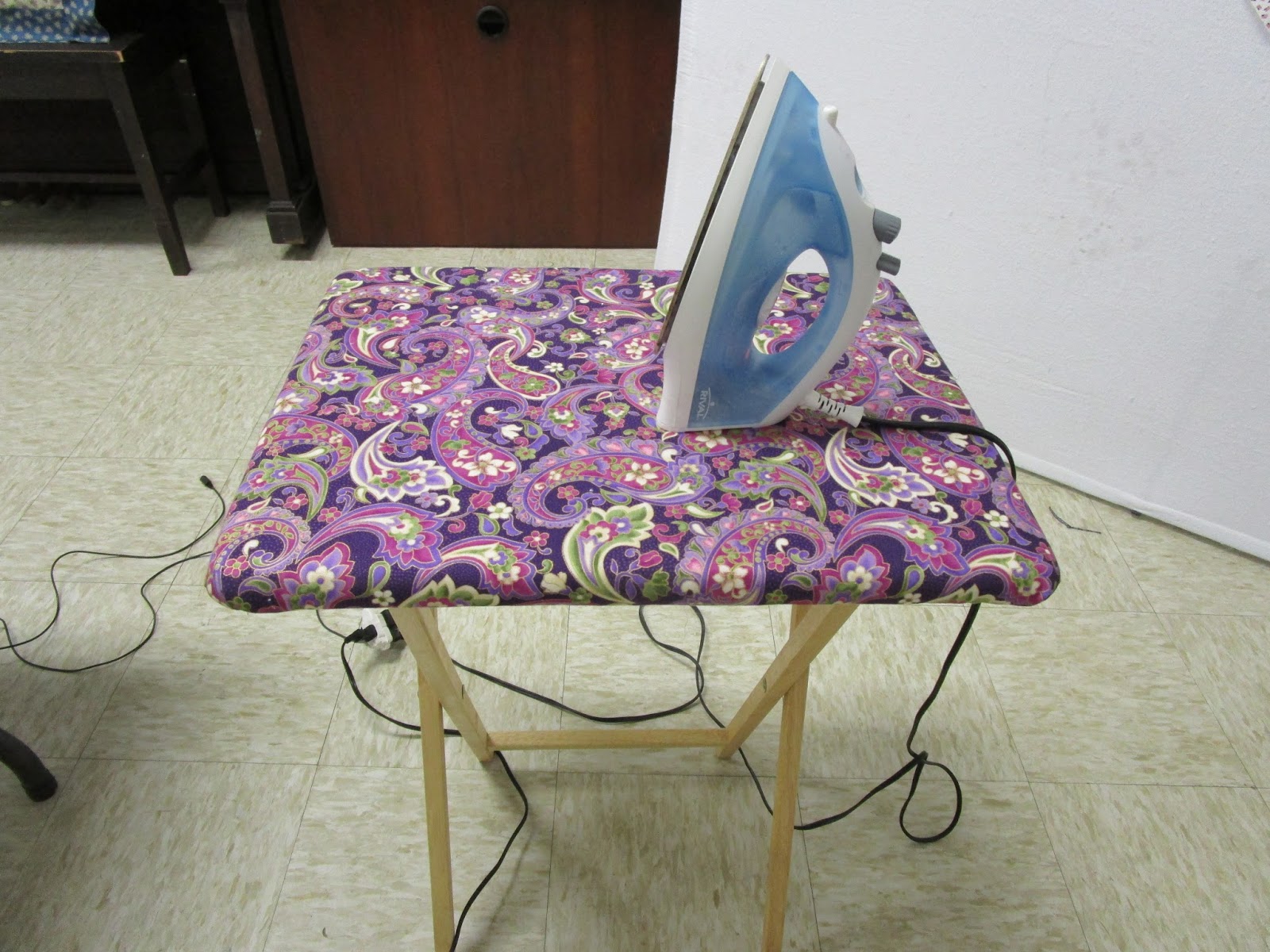 Country School Quilters: Portable Ironing Table