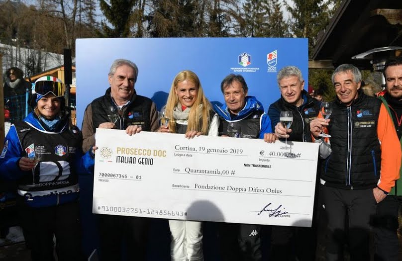 Michelle Hunziker a Cortina per la Coppa del Mondo di Sci Femminile e il Prosecco DOC.