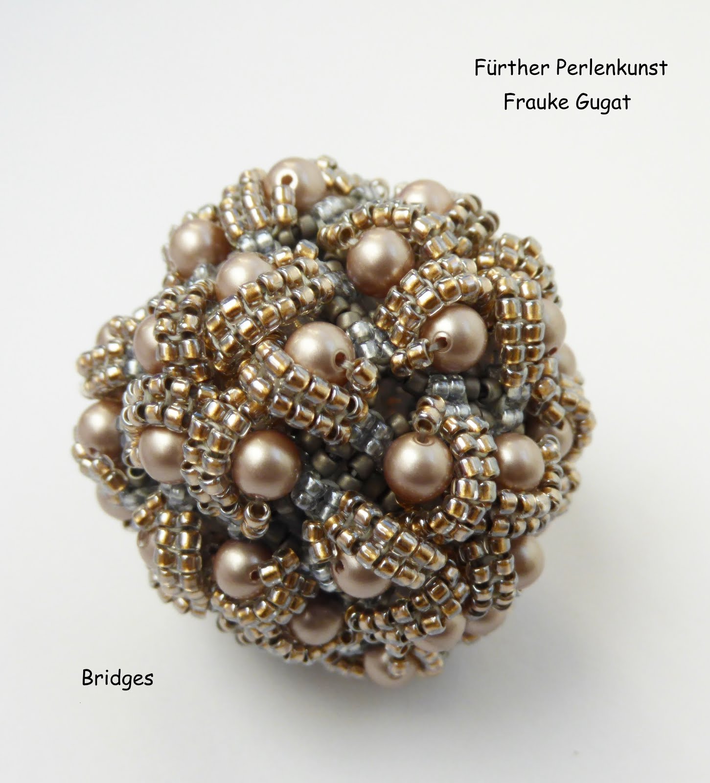 "Bridges I" Armband, Kette, Kugel, Würfel und Dipyramide