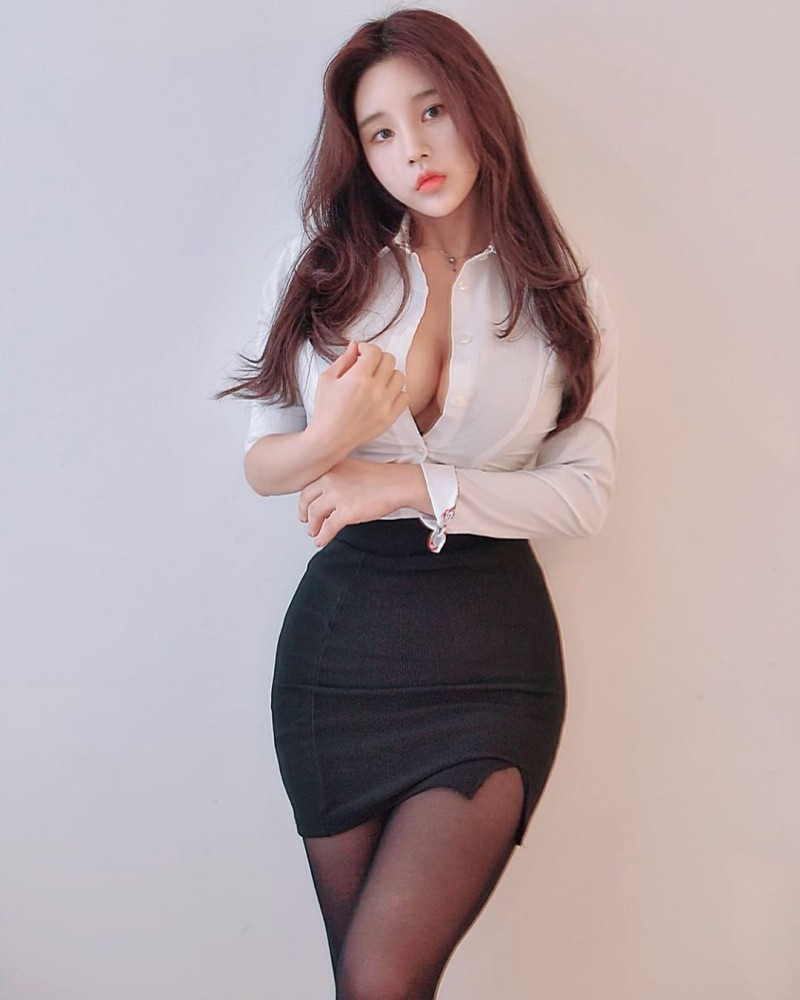 몸매 지리는 피팅모델 쮸리 - 디쁠