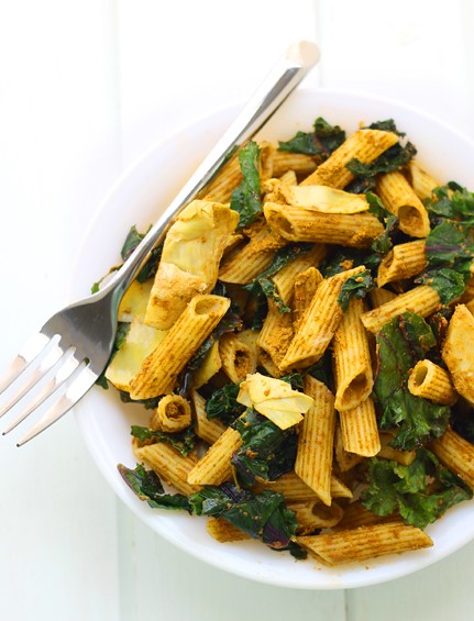 SUN DRIED TOMATO PESTO PASTA SALAD WITH KALE AND ARTICHOKES