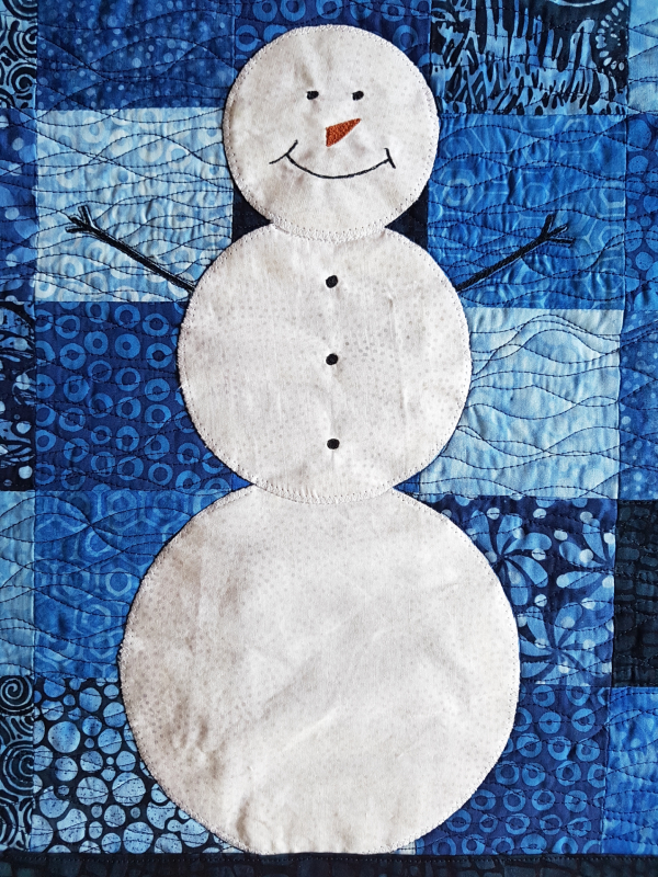 Let it Snow table runner/wall hanging | DevotedQuilter.com