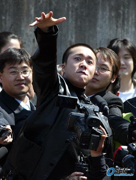 이상한거 당한 B1A4 | 인스티즈