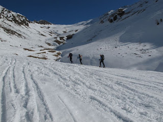 Aufstieg bei nicht ganz optimaler Schneeauflage