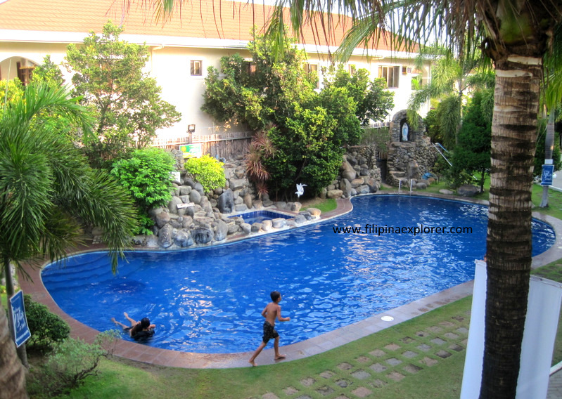 Bataan White Corals Resort Review, Morong, Bataan: Where Crappy Service