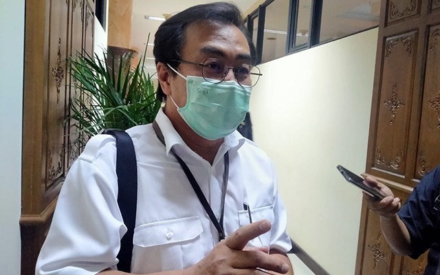 Risma Ngaku Sulit Hubungi RSUD, Dirut: Belum Pernah Dia Nelpon Risma Ngaku Sulit Hubungi RSUD, Dirut: Belum Pernah Dia Nelpon