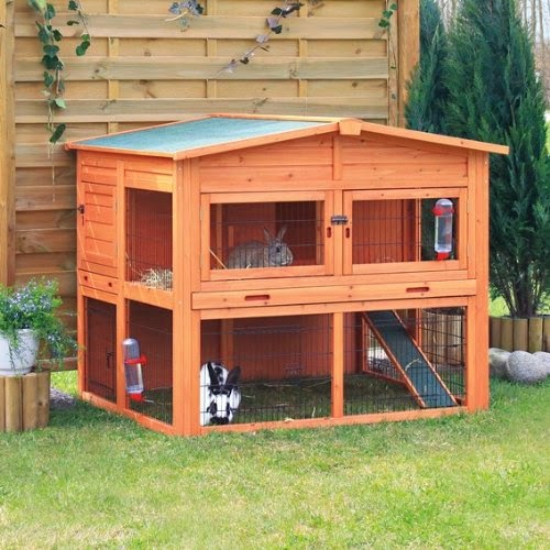 Idea para construir una casa para animales con madera reciclada