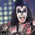 Gene Simmons: "Mick Jagger & Bono se desmayarían si tuvieran que hacer lo que yo hago"