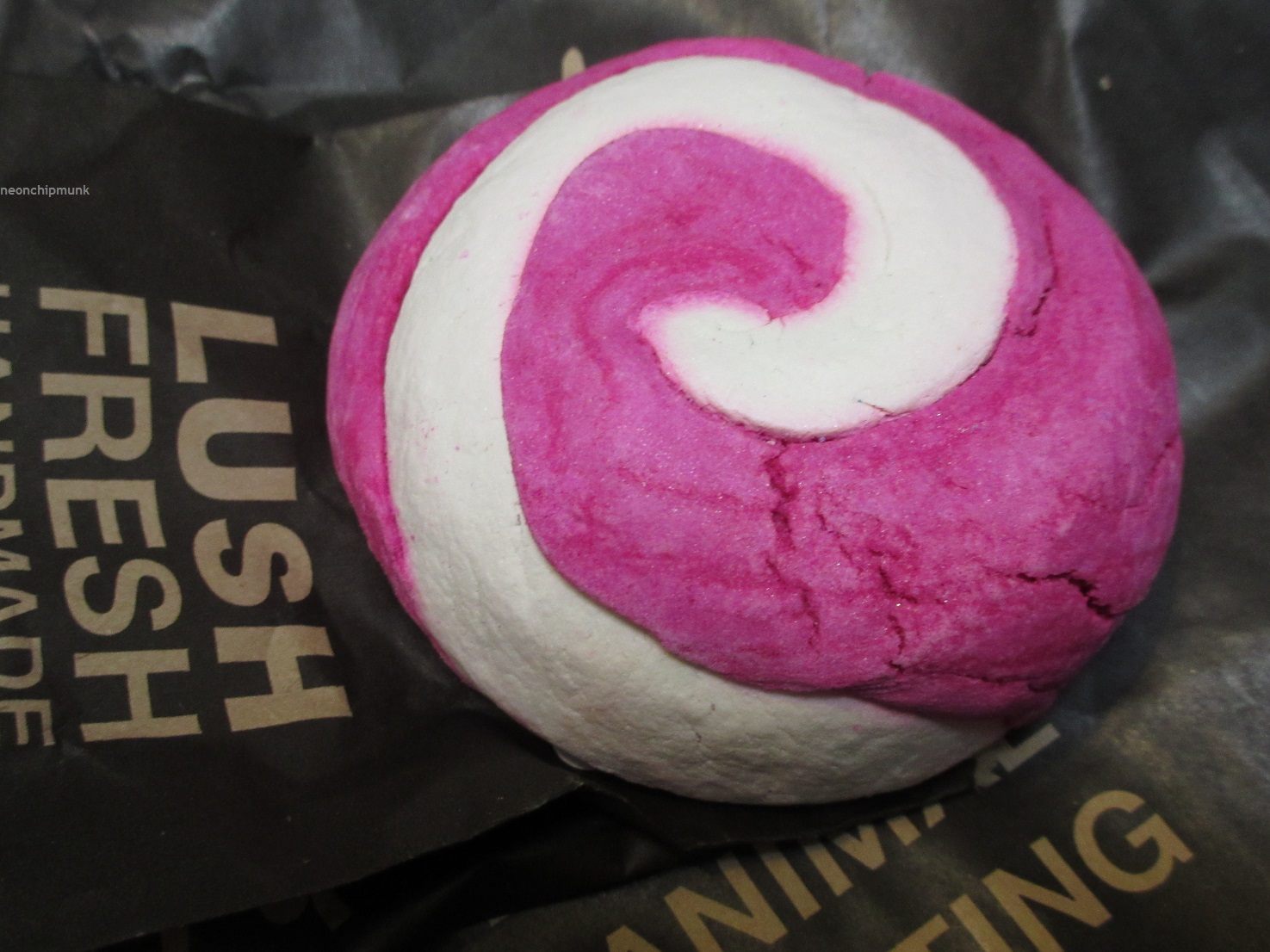 Lush Comforter Bubble Bar Review Neon Chipmunk